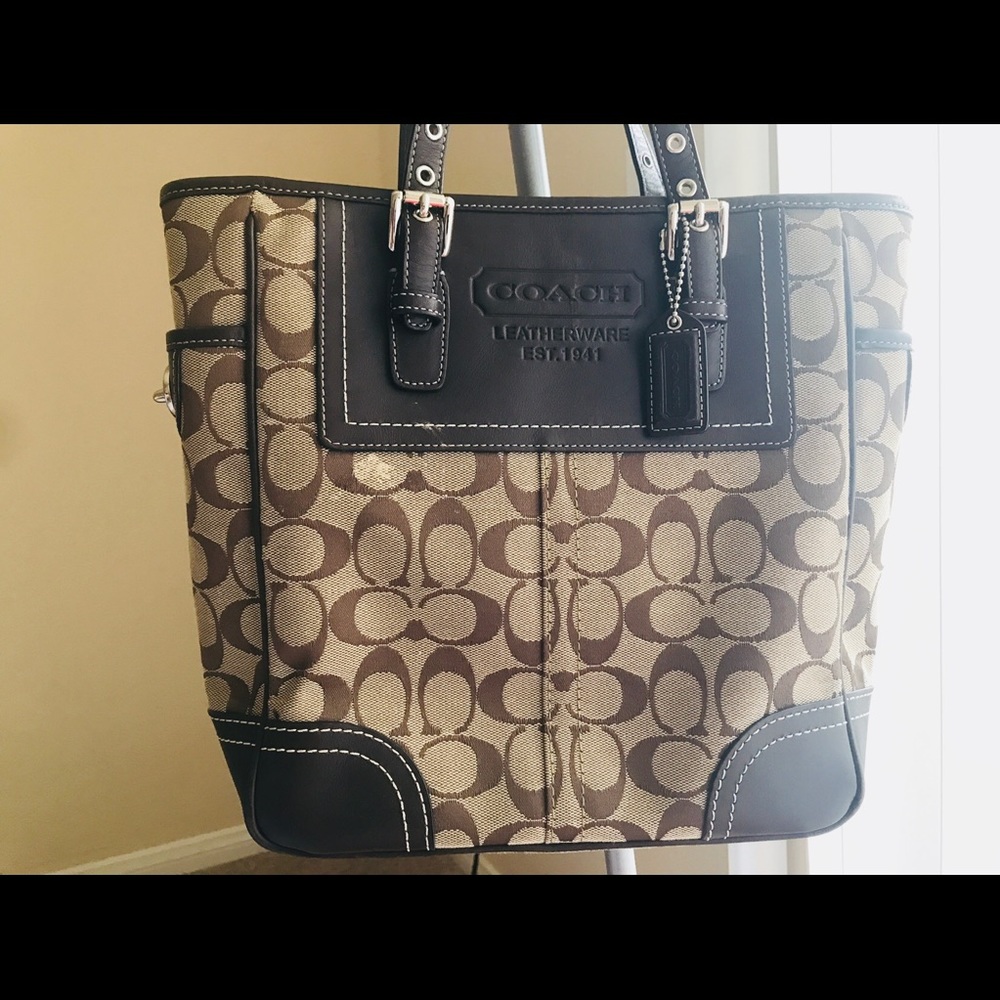❤️SOLD❤️ Coach Handbag Classic Logo - Authentic